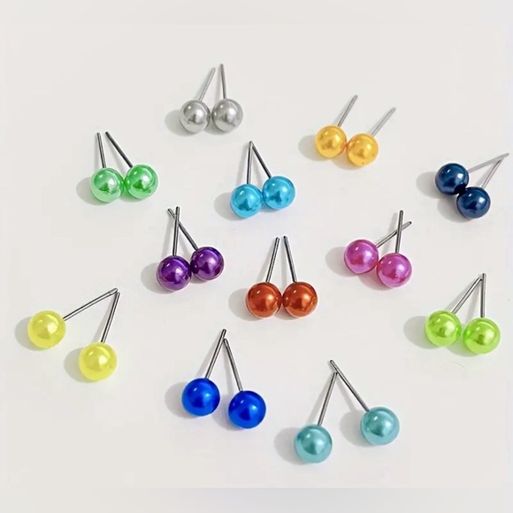Wholesale Alert 🚨5pc Mix Faux Color Pearl Earrings Studs - Picture 2 of 7